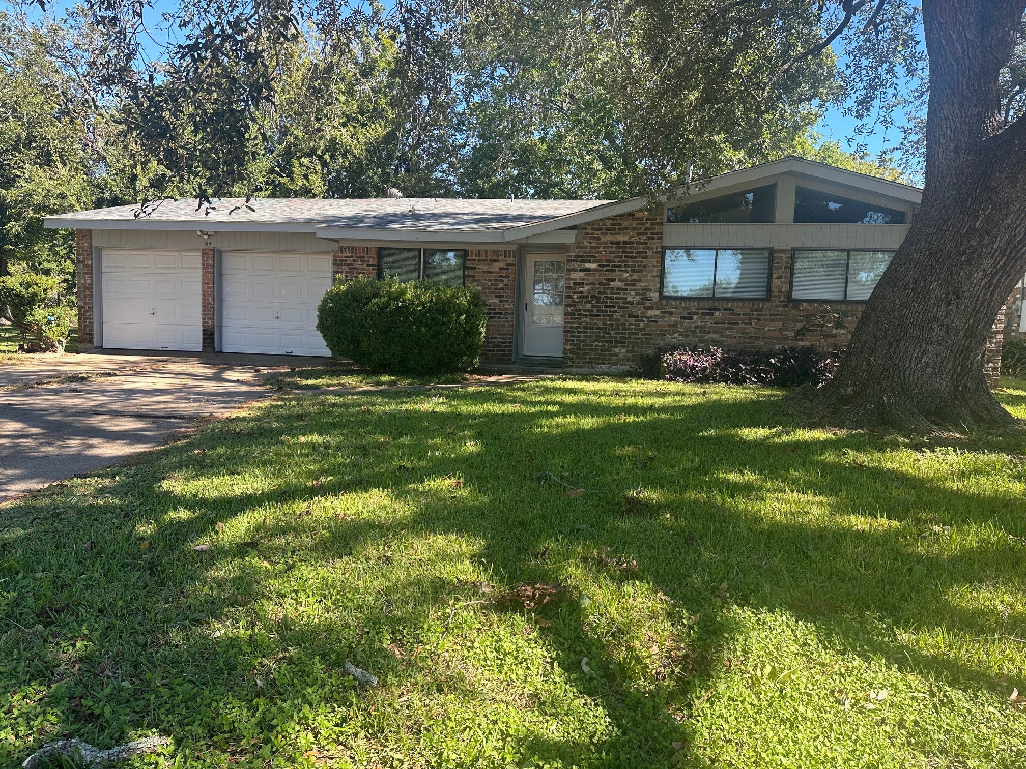 319 Chestnut Street Lake Jackson TX 77566