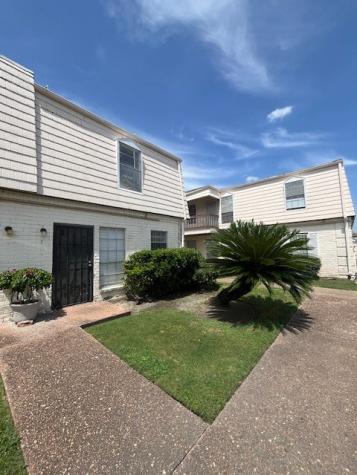 6201 Ranchester Drive 11 Houston TX 77036