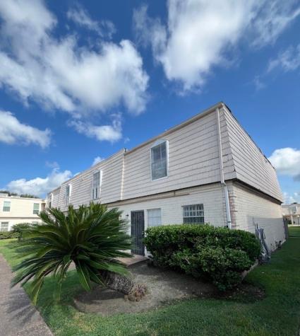 6201 Ranchester Drive 11 Houston TX 77036