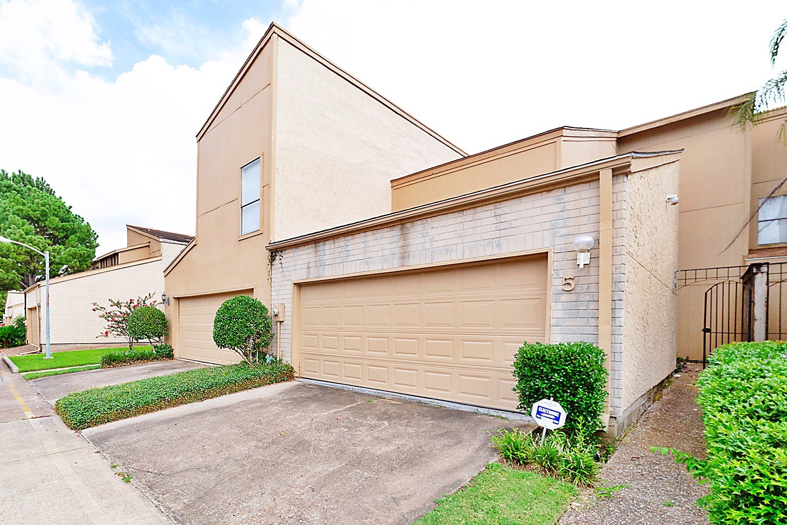 880 Tully Road 5 Houston TX 77079