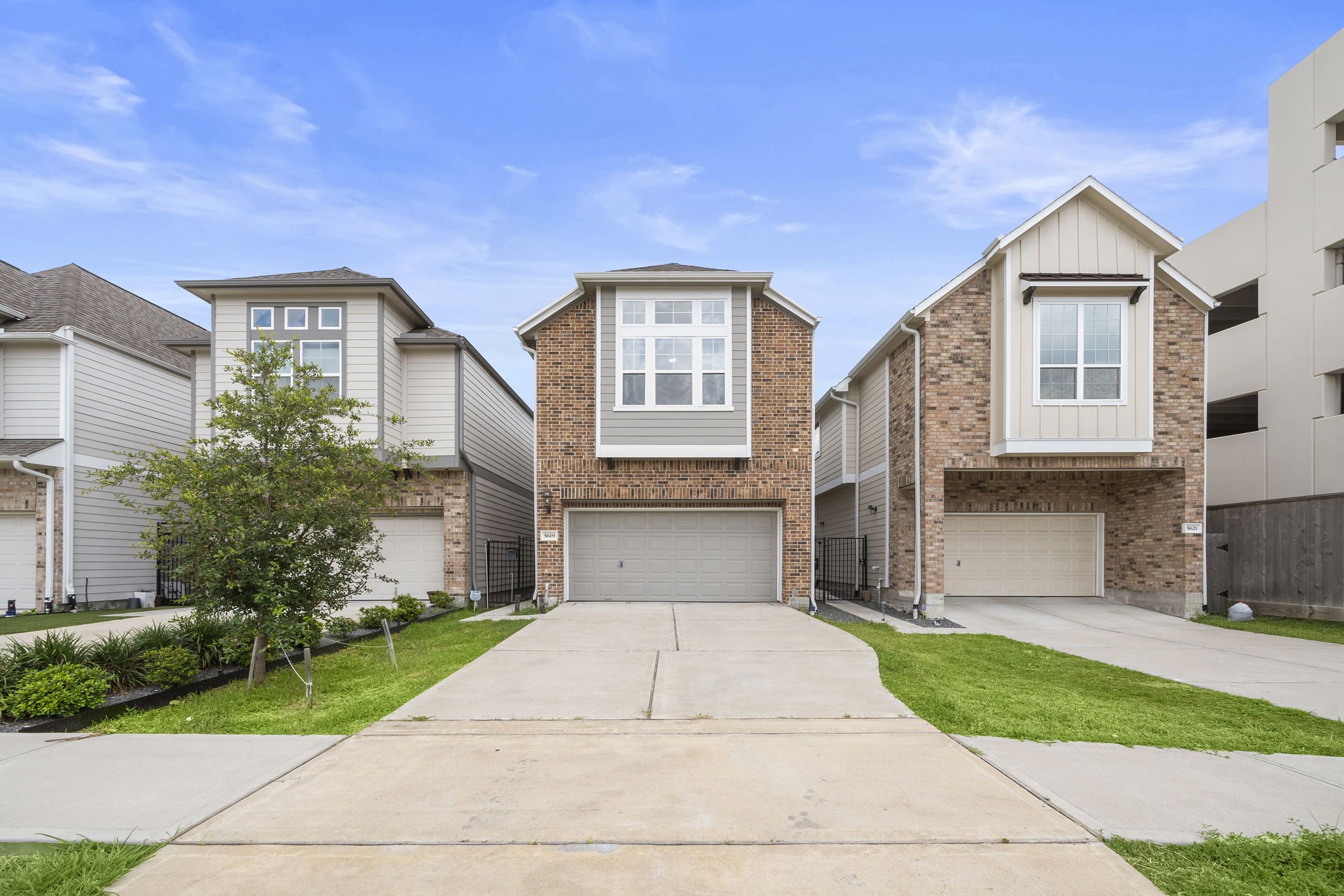 5619 Newcastle Street Bellaire TX 77401
