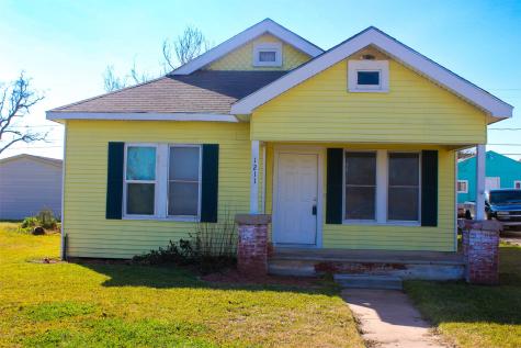 1211 W 2nd Street Freeport TX 77541