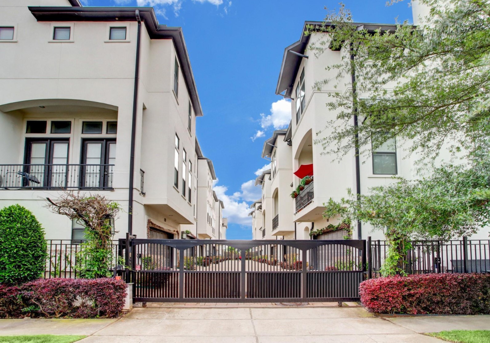 1853 Dart Street Houston TX 77007
