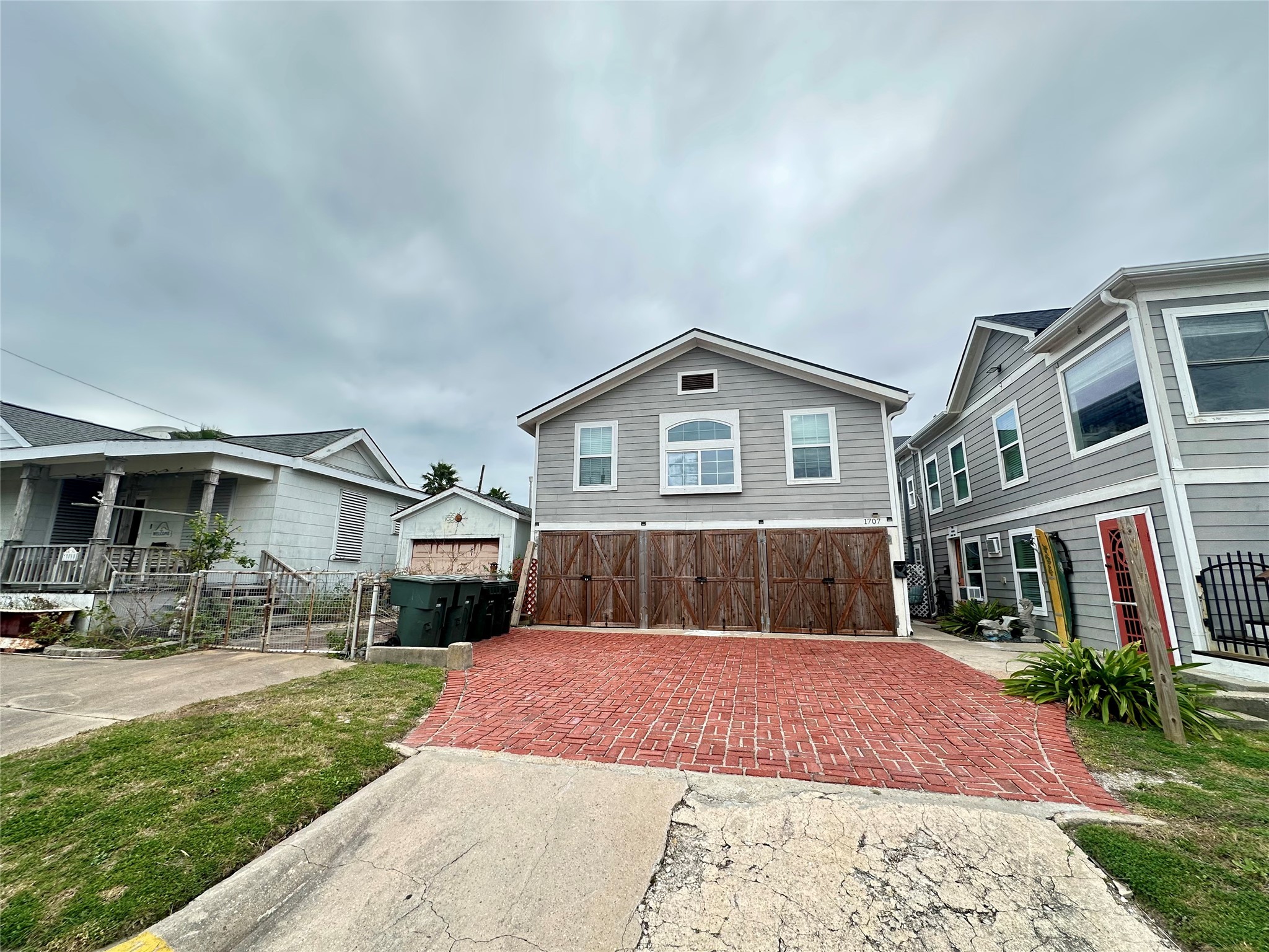 1701 17th Street D Galveston TX 77550