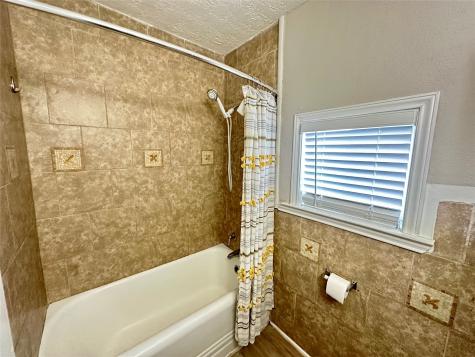 1701 17th Street D Galveston TX 77550