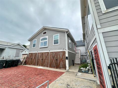 1701 17th Street D Galveston TX 77550