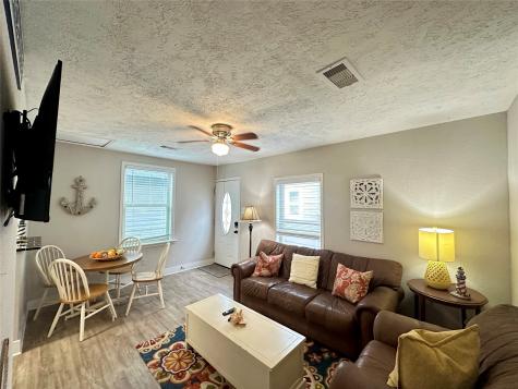 1701 17th Street D Galveston TX 77550