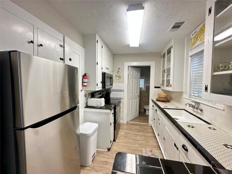 1701 17th Street D Galveston TX 77550