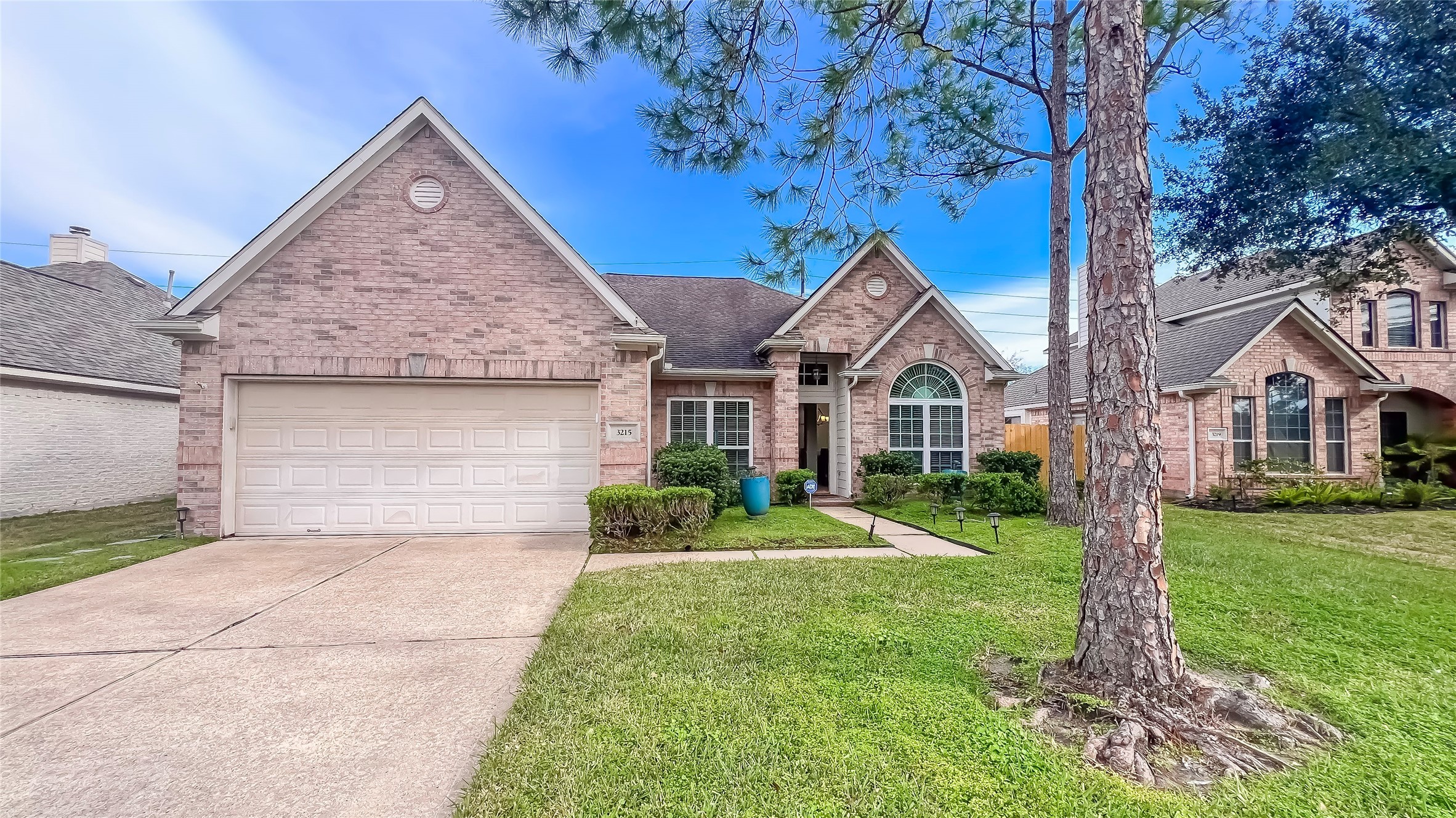 3215 Fontaine Drive Pearland TX 77584