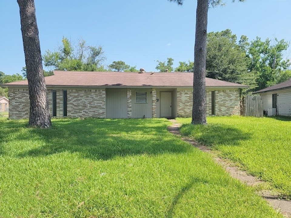 6303 Harmon Street Houston TX 77016
