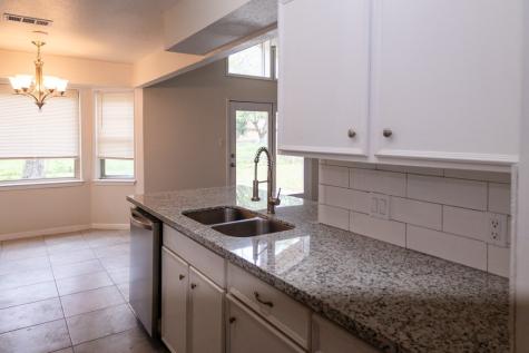 517 Sycamore Street Lake Jackson TX 77566