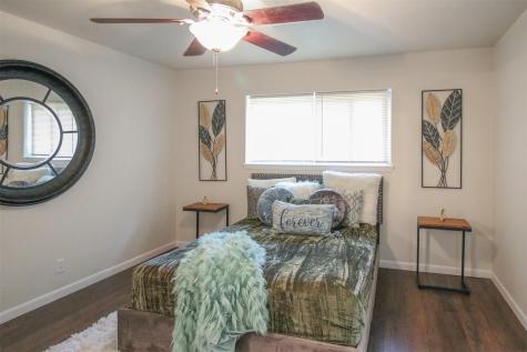 517 Sycamore Street Lake Jackson TX 77566