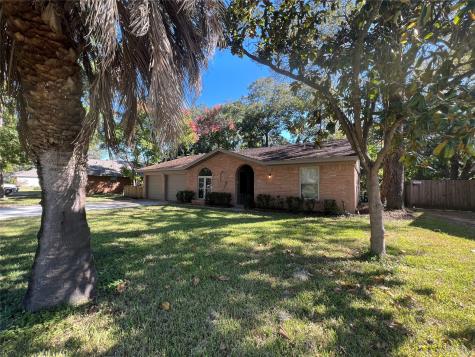 517 Sycamore Street Lake Jackson TX 77566