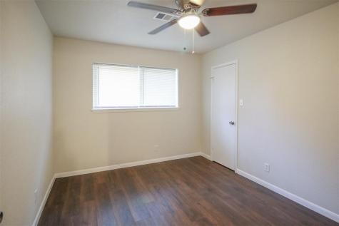 517 Sycamore Street Lake Jackson TX 77566