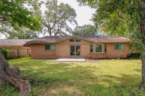 517 Sycamore Street Lake Jackson TX 77566