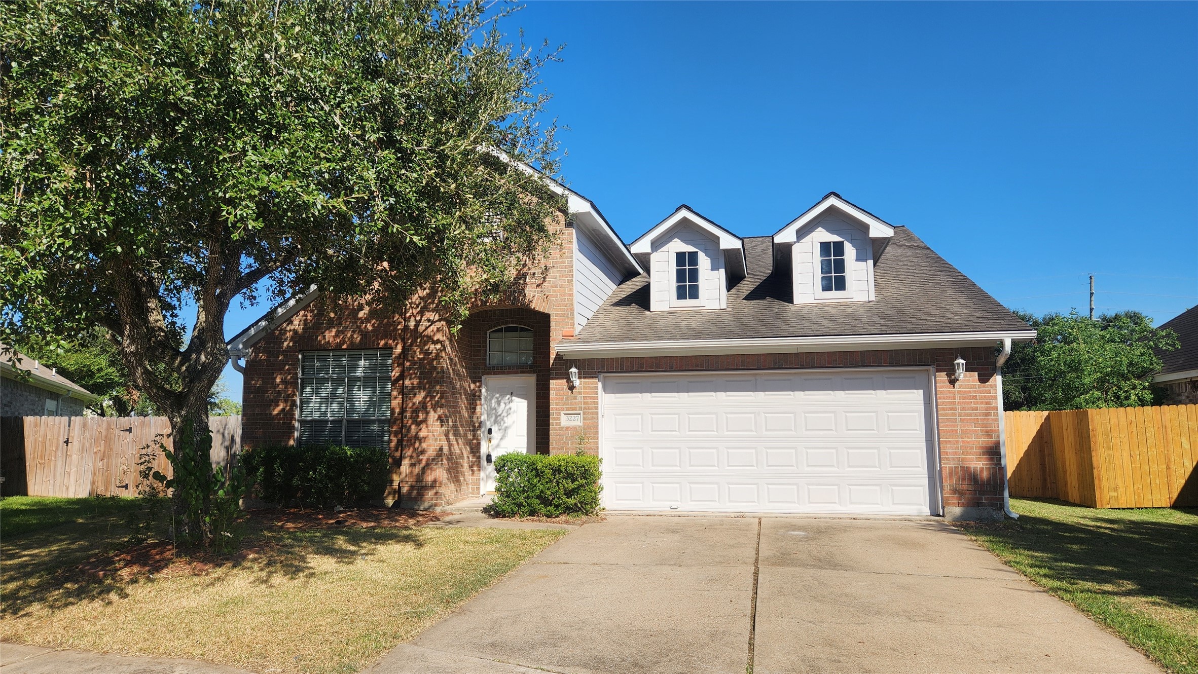3227 Lakeway Lane Pearland TX 77584