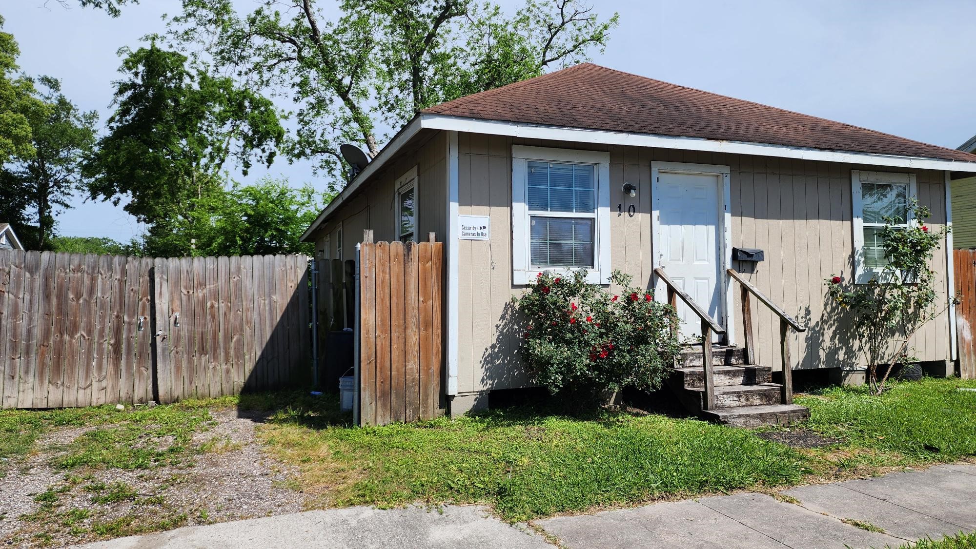 10 N 3rd Street Baytown TX 77520