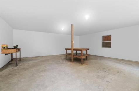 121 W Lakeview Drive Point Blank TX 77364