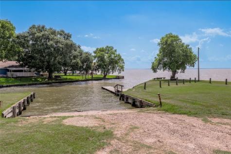 121 W Lakeview Drive Point Blank TX 77364
