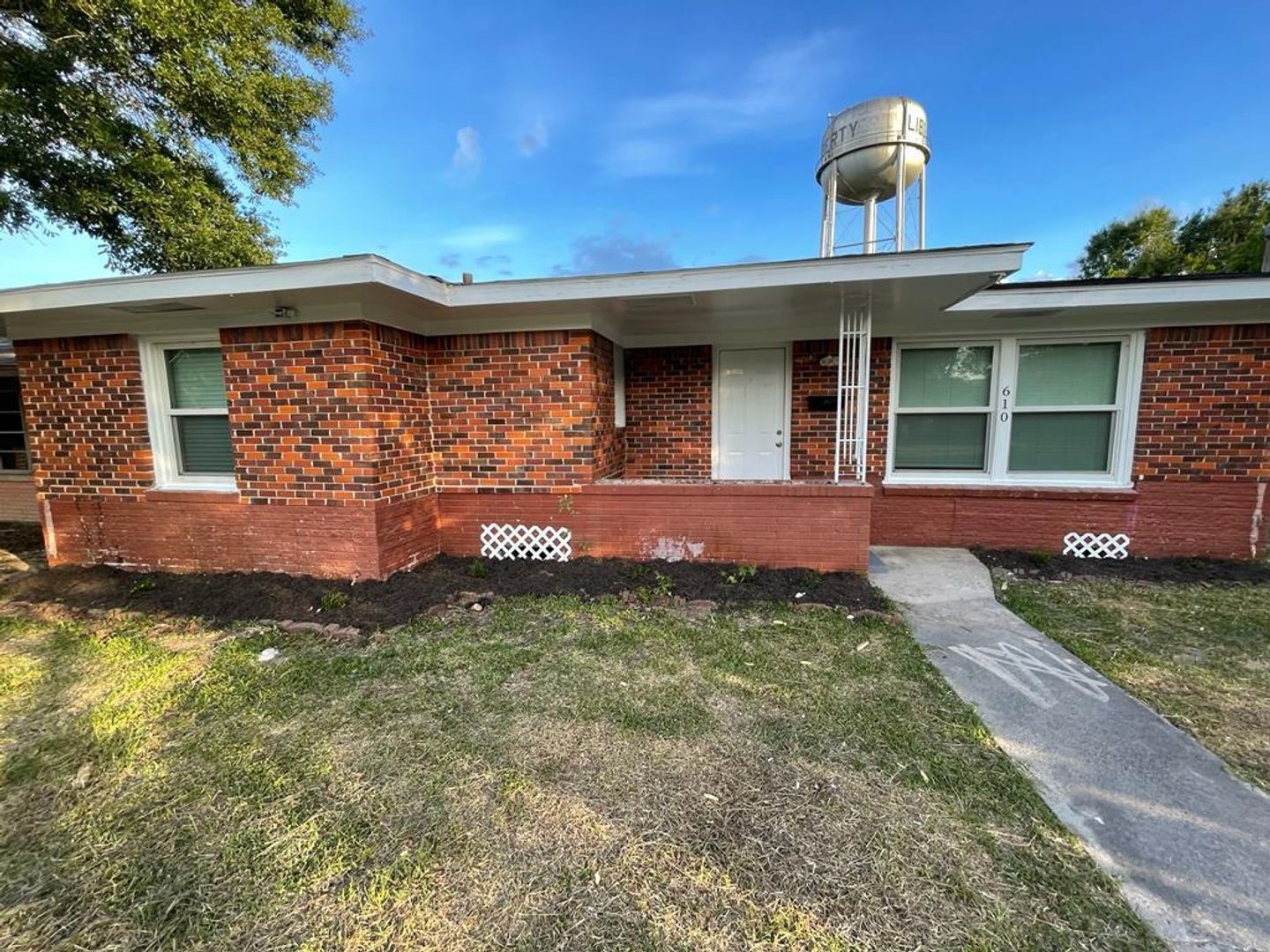 610 Garrett Street Liberty TX 77575