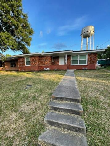 610 Garrett Street Liberty TX 77575