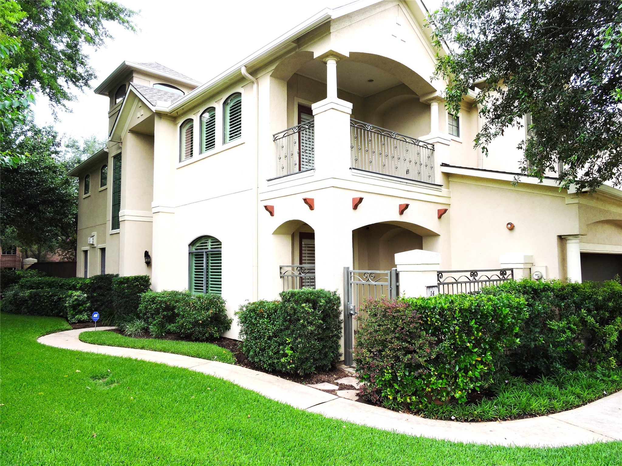14 Sweetwater Court Sugar Land TX 77479