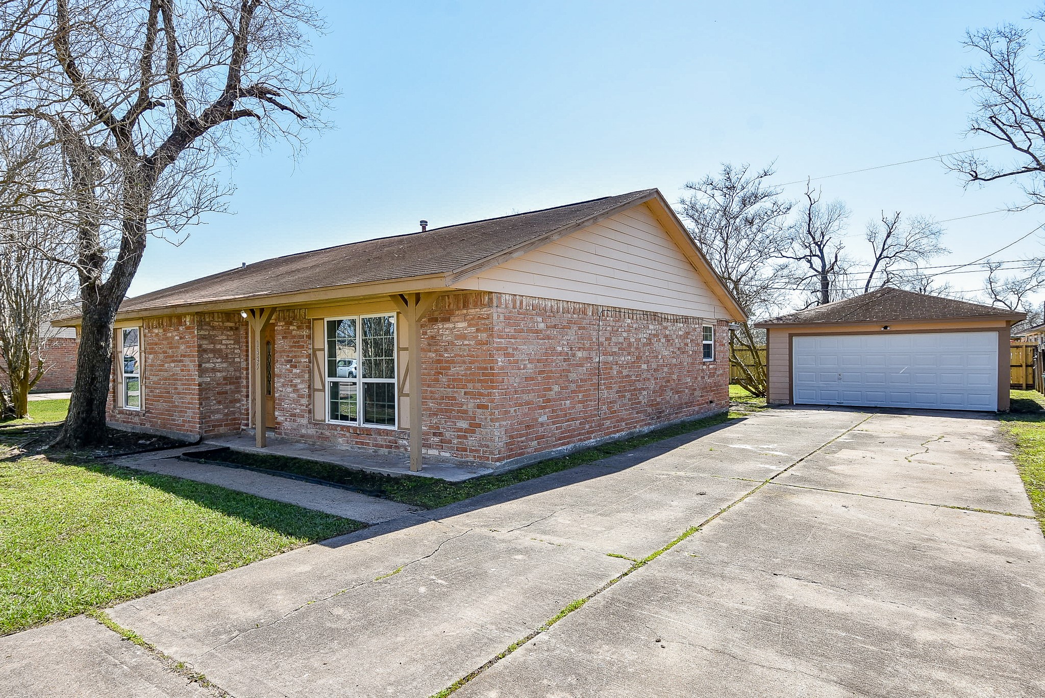 1425 Hospital Drive Angleton TX 77515