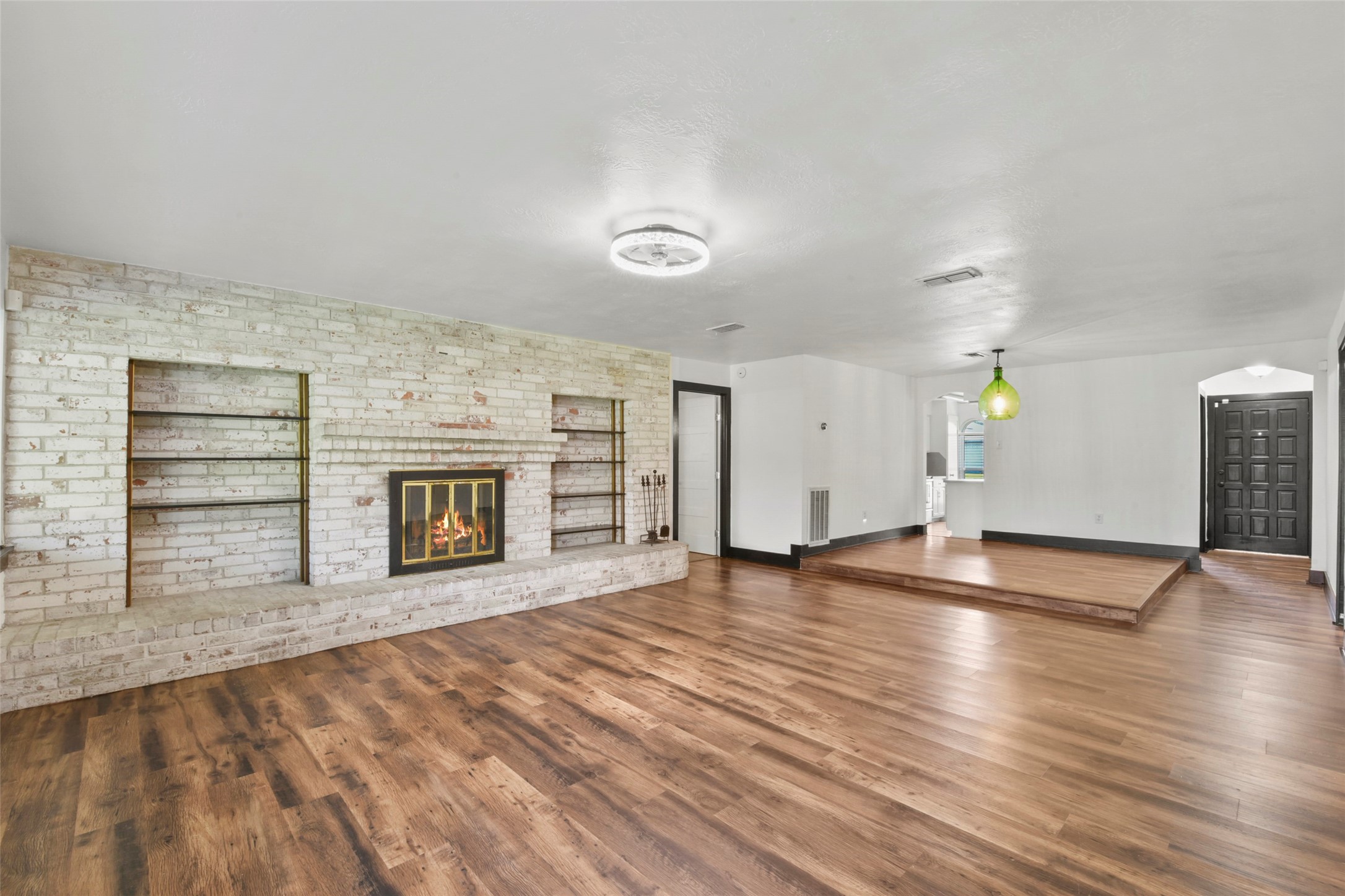 826 Seacliff Drive Houston TX 77062