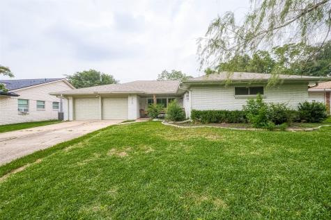 5110 Creekbend Drive Houston TX 77035