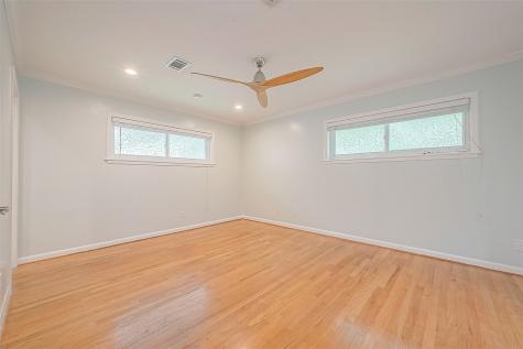 5110 Creekbend Drive Houston TX 77035