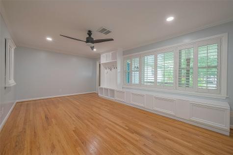 5110 Creekbend Drive Houston TX 77035