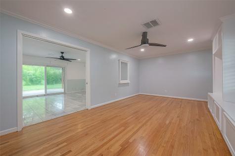 5110 Creekbend Drive Houston TX 77035
