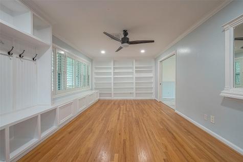 5110 Creekbend Drive Houston TX 77035