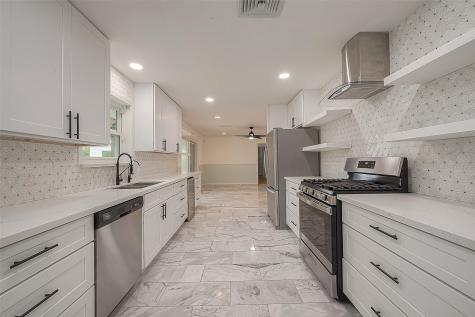 5110 Creekbend Drive Houston TX 77035