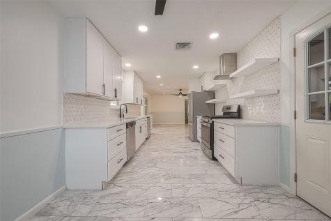 5110 Creekbend Drive Houston TX 77035