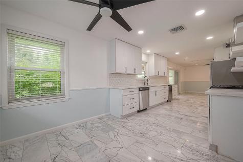 5110 Creekbend Drive Houston TX 77035