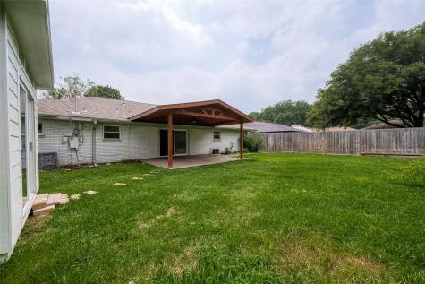 5110 Creekbend Drive Houston TX 77035