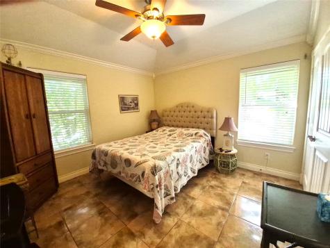 1022 Avenue A 1/2 Dickinson TX 77539