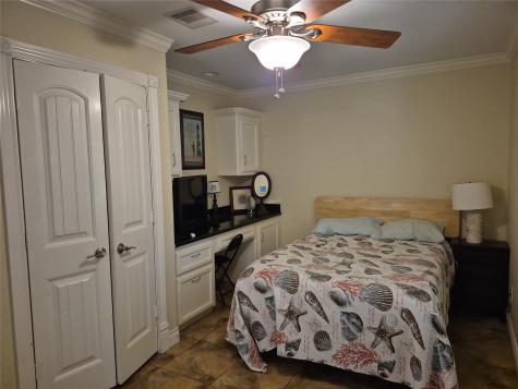 1022 Avenue A 1/2 Dickinson TX 77539
