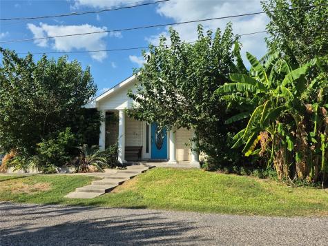 1022 Avenue A 1/2 Dickinson TX 77539