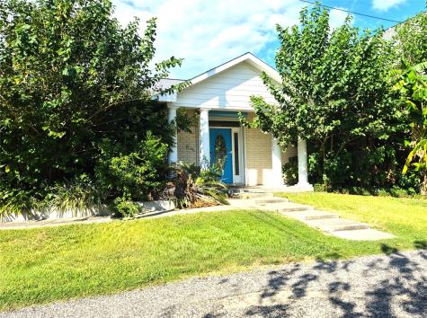 1022 Avenue A 1/2 Dickinson TX 77539