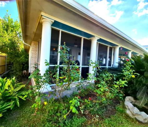 1022 Avenue A 1/2 Dickinson TX 77539