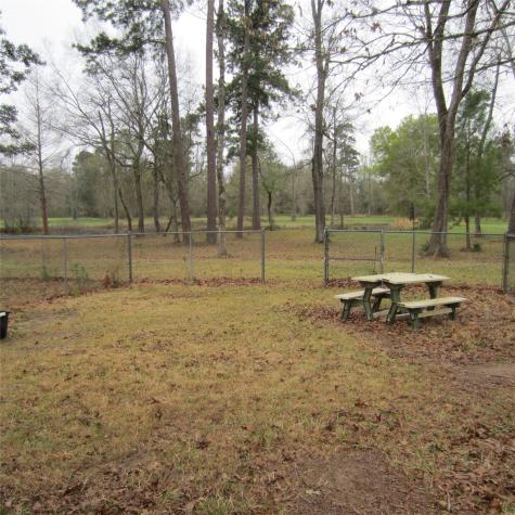 512 County Road 2222 Cleveland TX 77327