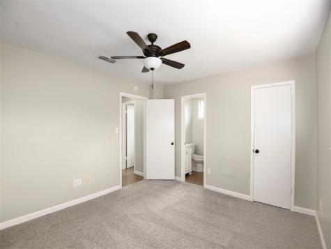 306 Avondale Lane Friendswood TX 77546