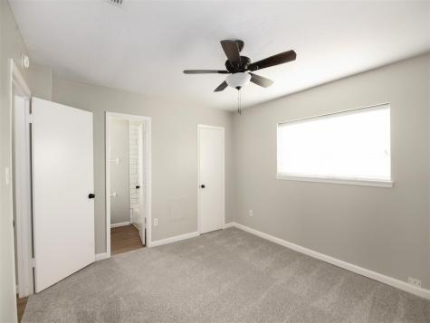 306 Avondale Lane Friendswood TX 77546