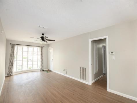 306 Avondale Lane Friendswood TX 77546
