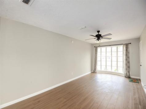 306 Avondale Lane Friendswood TX 77546