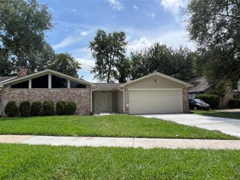 1318 Pinecroft Drive Sugar Land TX 77498