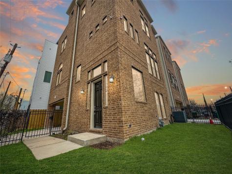 3315 Street Emanuel Street Houston TX 77004