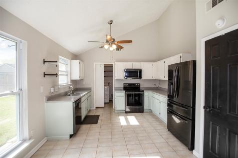 5617 Freshmeadow Street League City TX 77573